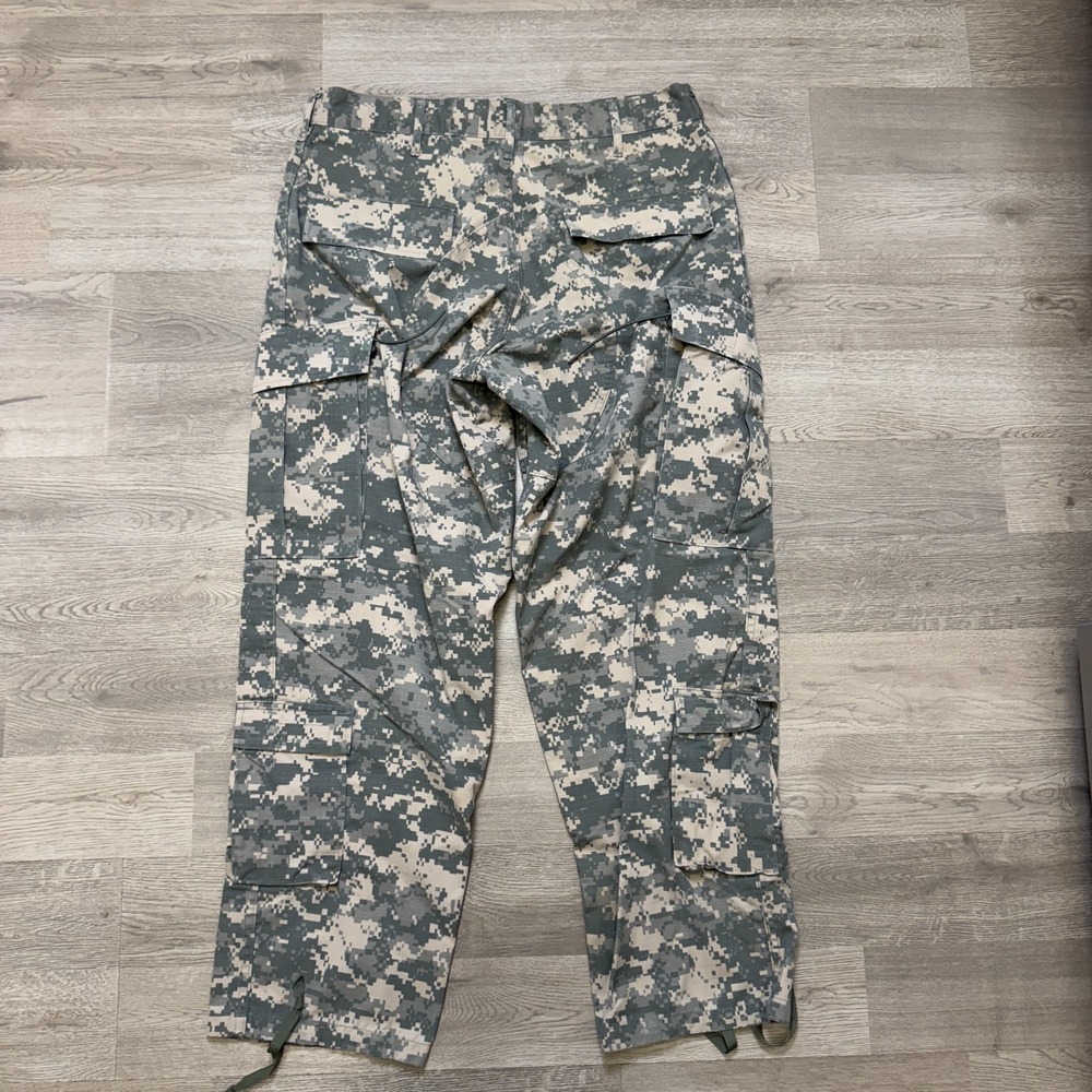 US Army Combat Uniform ACU Digital Camo Trousers Medium Short - Picture 10 of 12